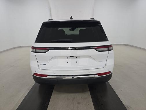 Bright White Clearcoat 2022 Jeep Grand Cherokee 4xe 4x4