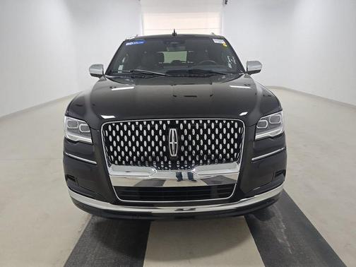 Infinite Black Metallic Clearcoat 2024 Lincoln Navigator L Black Label 4x4
