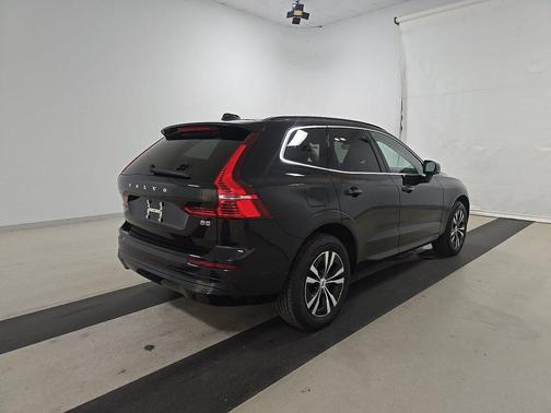 2023 Volvo XC60 B5 FWD Core