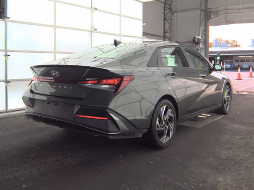 2025 Hyundai ELANTRA SEL Sport IVT