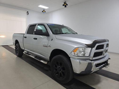 2018 RAM 2500 Tradesman Crew Cab 4x4 6'4' Box