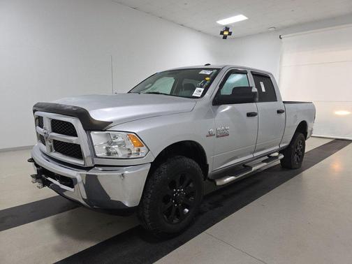 2018 RAM 2500 Tradesman Crew Cab 4x4 6'4' Box