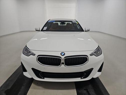 2025 BMW 230 i xDrive