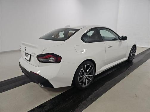 2025 BMW 230 i xDrive