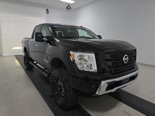 2021 Nissan Titan SV