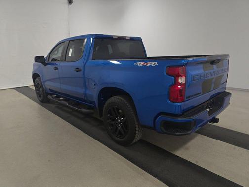 Glacier Blue Metallic 2023 Chevrolet Silverado 1500 4WD Crew Cab 147" Custom