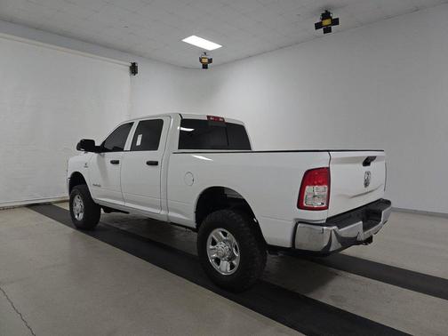 2022 RAM 2500 Tradesman Crew Cab 4x4 6'4' Box