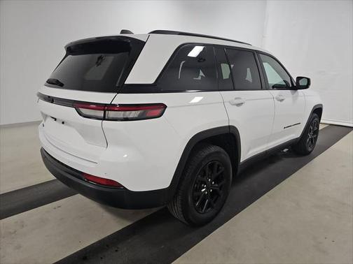 2024 Jeep Grand Cherokee Altitude
