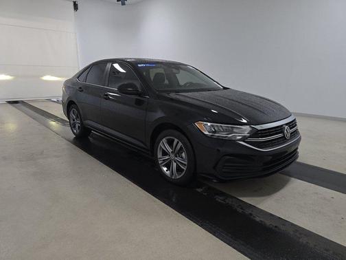 Deep Black Pearl 2023 Volkswagen Jetta SE Auto