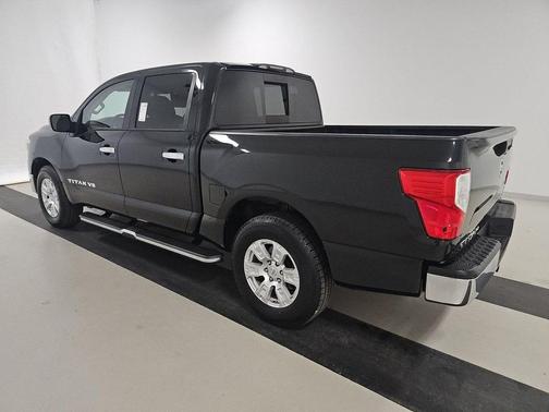 2019 Nissan Titan SV