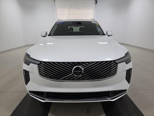 2025 Volvo XC90 Plug-In Hybrid T8 Plus 6-Seater