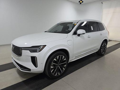 2025 Volvo XC90 Plug-In Hybrid T8 Plus 6-Seater