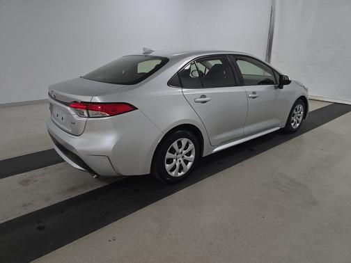 Classic Silver Metallic 2022 Toyota Corolla LE CVT (Natl)