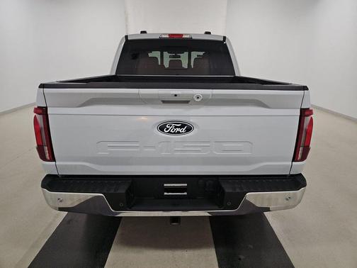 Space White Metallic 2025 Ford F-150 LARIAT 4WD SuperCrew 5.5' Box