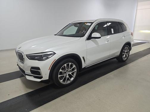 Mineral White Metallic 2023 BMW X5 xDrive40i Sports Activity Vehicle