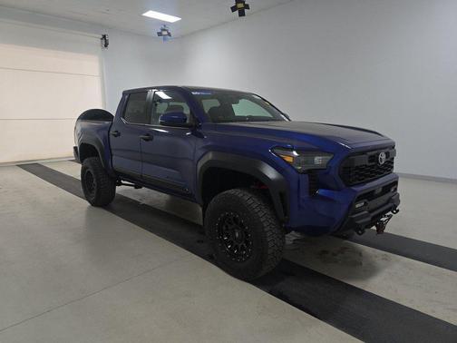 2024 Toyota Tacoma TRD Off Road Double Cab 5' Bed AT (Natl)