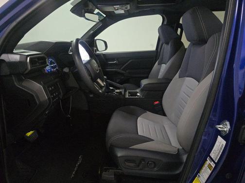 2024 Toyota Tacoma TRD Off Road Double Cab 5' Bed AT (Natl)