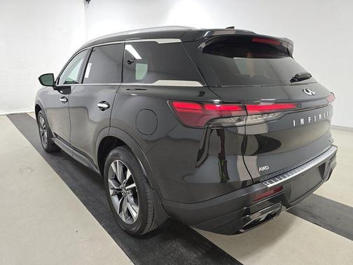 Mineral Black 2023 INFINITI QX60 LUXE AWD