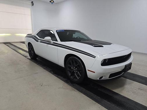 White Knuckle Clearcoat 2023 Dodge Challenger SXT RWD