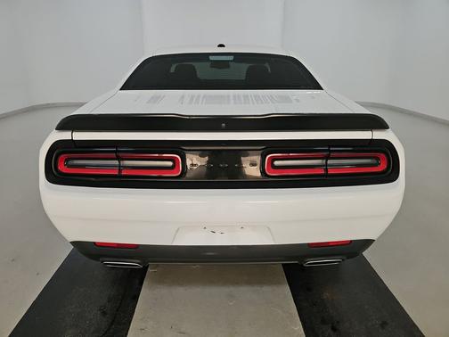 White Knuckle Clearcoat 2023 Dodge Challenger SXT RWD