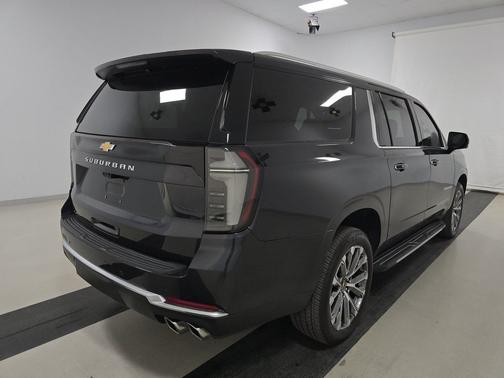 2025 Chevrolet Suburban 2WD 4dr High Country