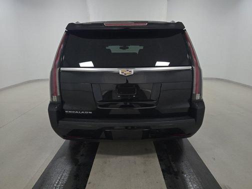2018 Cadillac Escalade Base