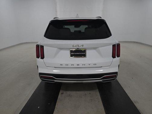 2022 Kia Sorento S