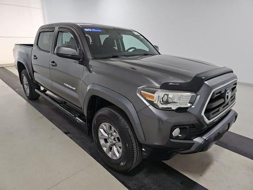 2017 Toyota Tacoma SR5 Double Cab 5' Bed V6 4x2 AT (Natl)