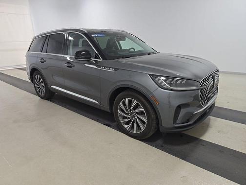 ASHER GRAY MET CC 2025 Lincoln Aviator Premiere