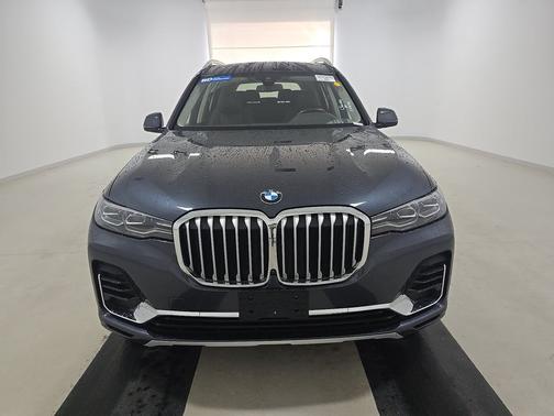 Arctic Grey Metallic 2022 BMW X7 xDrive40i Sports Activity Vehicle