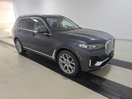 Arctic Grey Metallic 2022 BMW X7 xDrive40i Sports Activity Vehicle