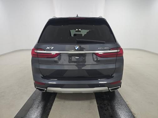 Arctic Grey Metallic 2022 BMW X7 xDrive40i Sports Activity Vehicle