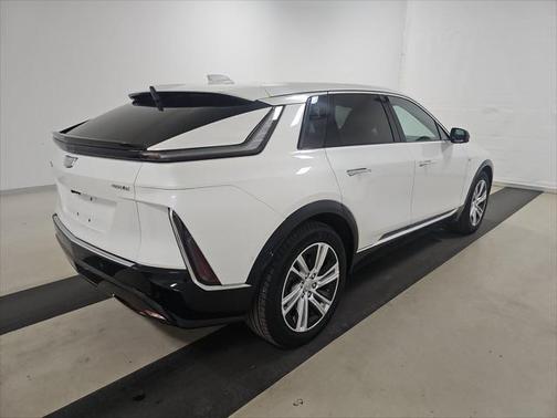 2024 Cadillac LYRIQ Tech w/1SA
