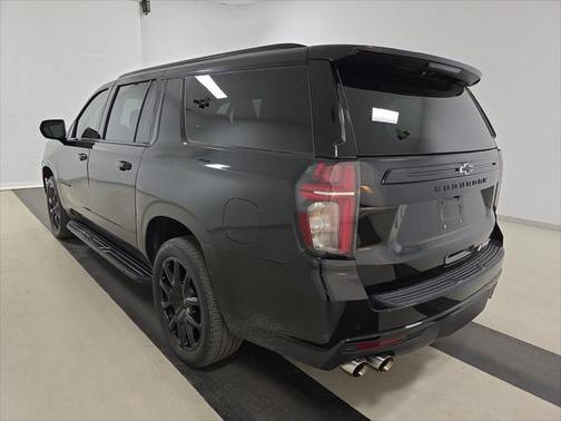 2023 Chevrolet Suburban RST