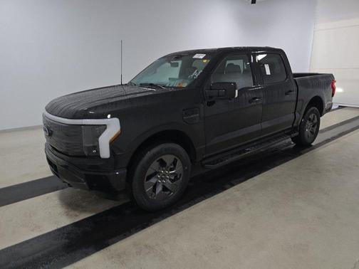2023 Ford F-150 Lightning LARIAT 4WD SuperCrew 5.5' Box