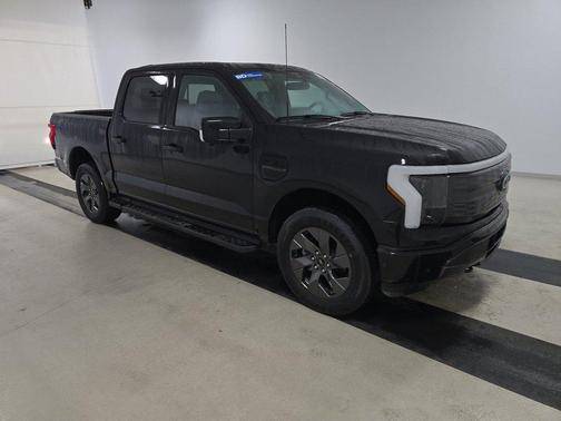 2023 Ford F-150 Lightning LARIAT 4WD SuperCrew 5.5' Box