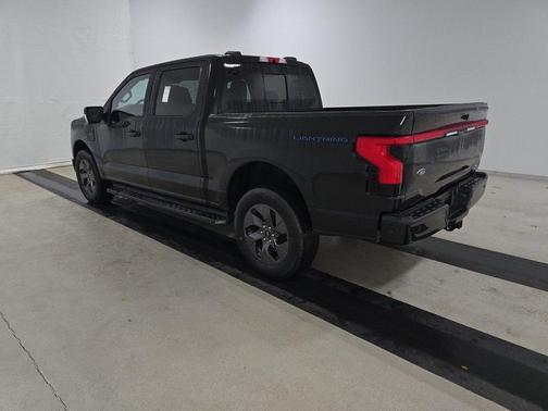 2023 Ford F-150 Lightning LARIAT 4WD SuperCrew 5.5' Box
