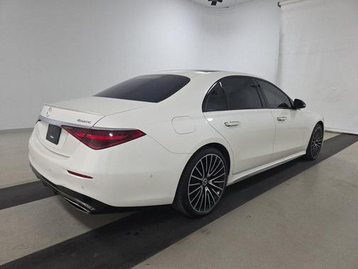 MANUFAKTUR Diamond White 2023 Mercedes-Benz S-Class S 500 4MATIC Sedan