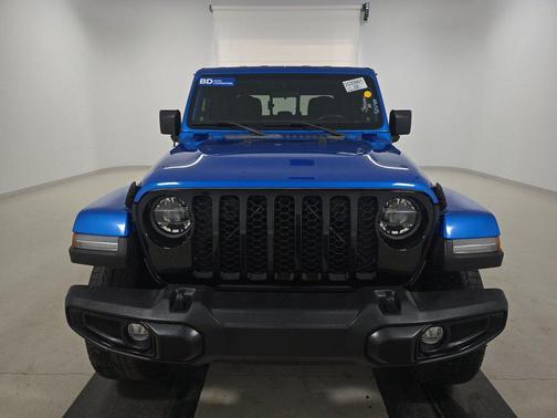 2022 Jeep Gladiator Sport