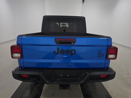 2022 Jeep Gladiator Sport