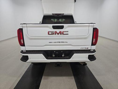 Summit White 2021 GMC Sierra 2500 4WD Crew Cab 159" AT4