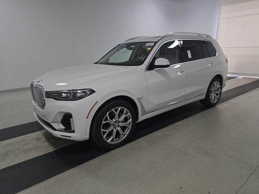 Alpine White 2022 BMW X7 xDrive40i Sports Activity Vehicle