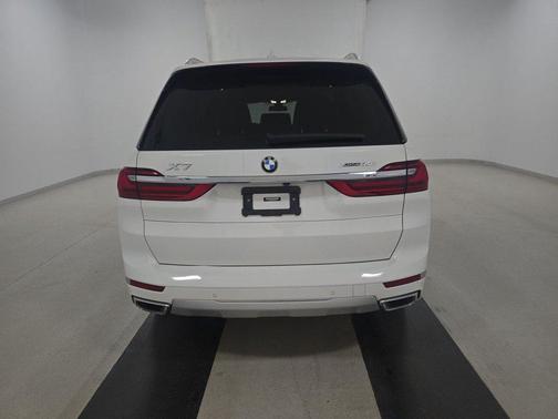 Alpine White 2022 BMW X7 xDrive40i Sports Activity Vehicle
