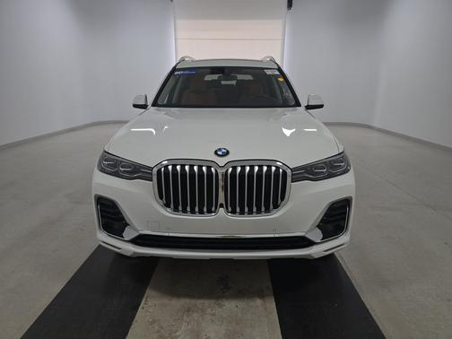 Alpine White 2022 BMW X7 xDrive40i Sports Activity Vehicle