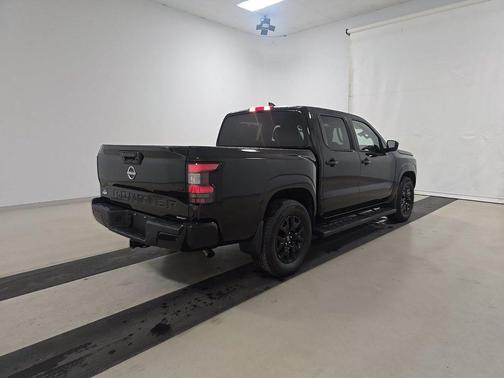 Super Black 2023 Nissan Frontier Crew Cab 4x2 SV Auto *Ltd Avail*