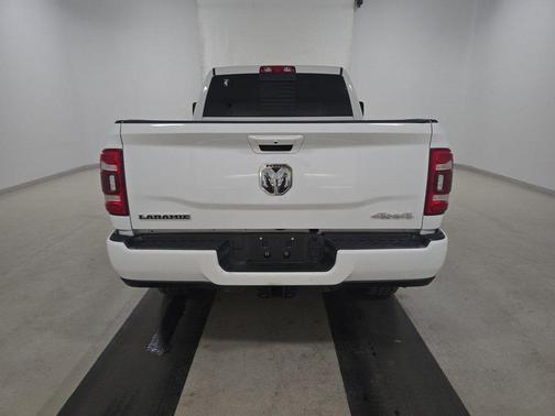 Bright White Clearcoat 2024 RAM 2500 Laramie 4x4 Crew Cab 6'4" Box