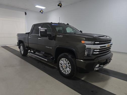 Greenstone Metallic 2022 Chevrolet Silverado 3500 4WD Crew Cab 159" High Country