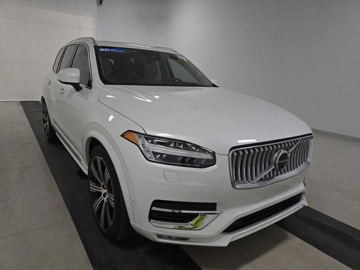2025 Volvo XC90 B6 Ultra