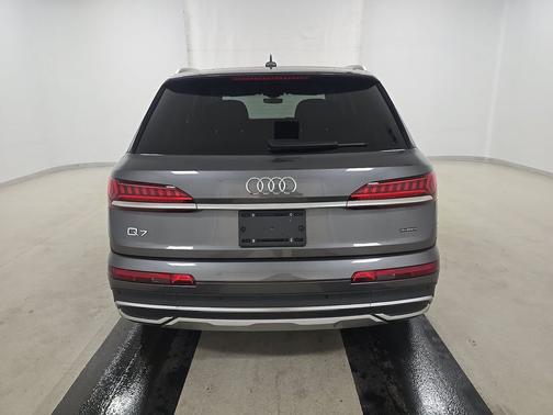 Samurai Gray Metallic 2023 Audi Q7 Premium Plus 45 TFSI quattro