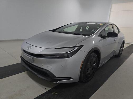 2025 Toyota Prius LE